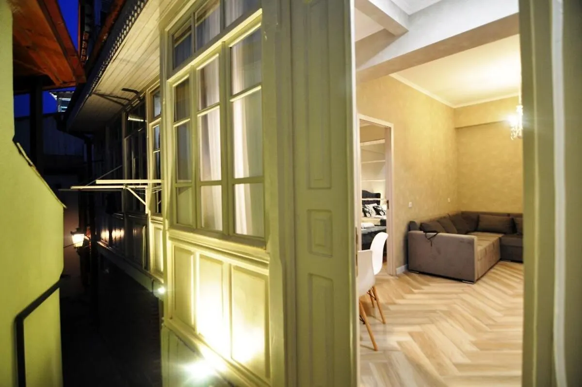 Daire Home In The Heart Of Old Tiflis